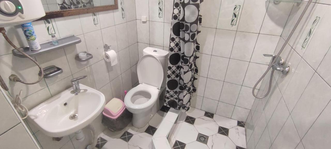 John'S Hotel Sukhumi Ngoại thất bức ảnh